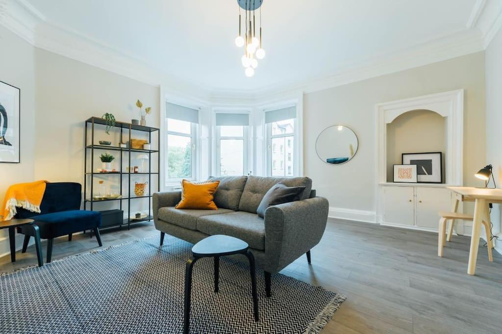 Stylish Stirling Apartment - Free Parking Exterior photo