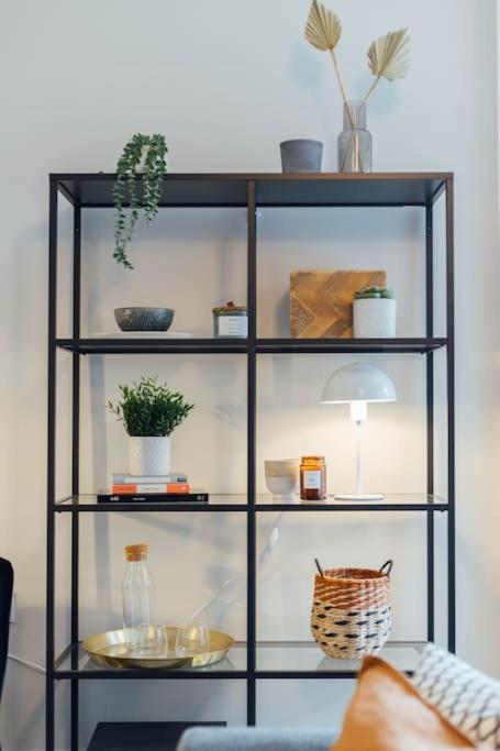 Stylish Stirling Apartment - Free Parking Exterior photo